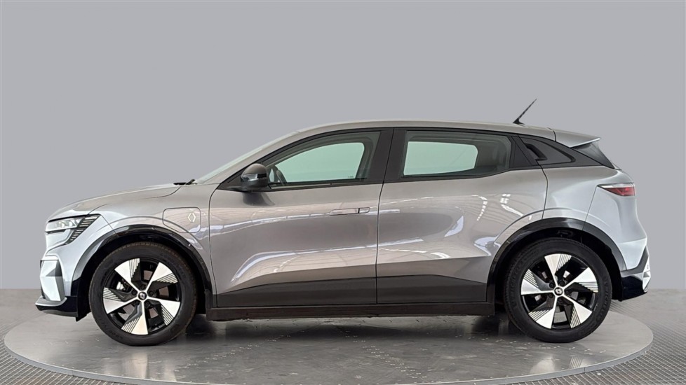 RENAULT MEGANE E-TECH Image 2