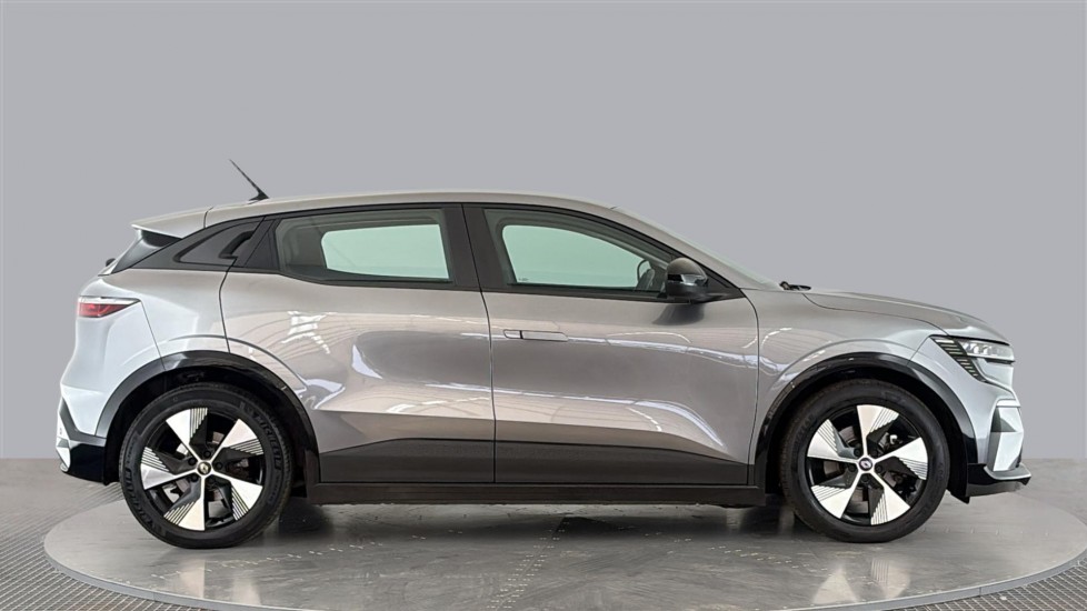 RENAULT MEGANE E-TECH Image 6
