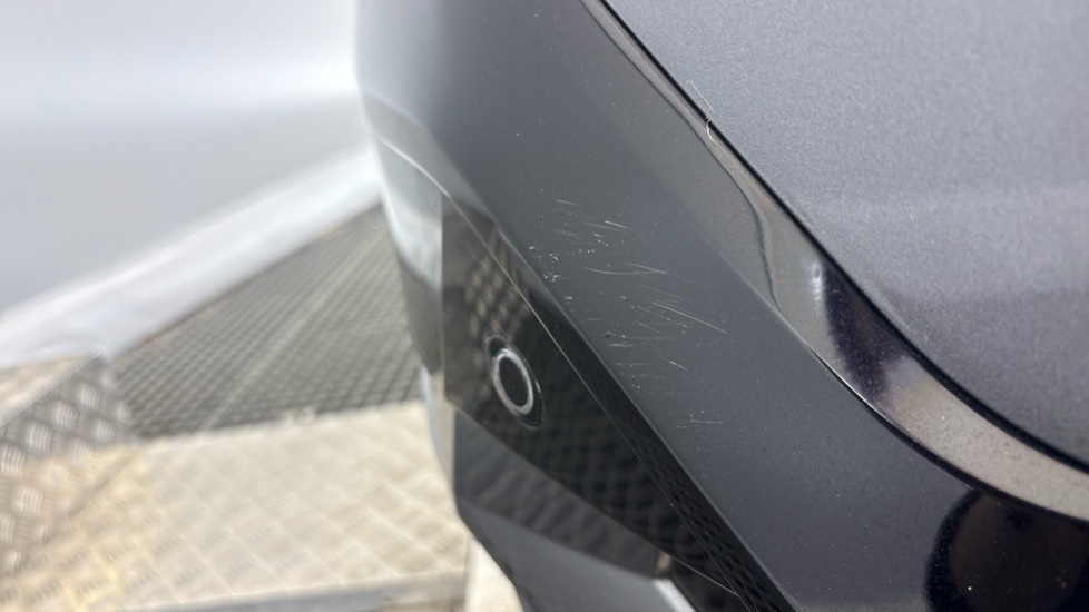 RENAULT MEGANE E-TECH scuff