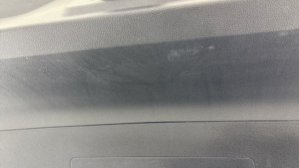 RENAULT MEGANE E-TECH scuff