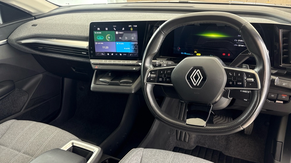 RENAULT MEGANE E-TECH Image 9