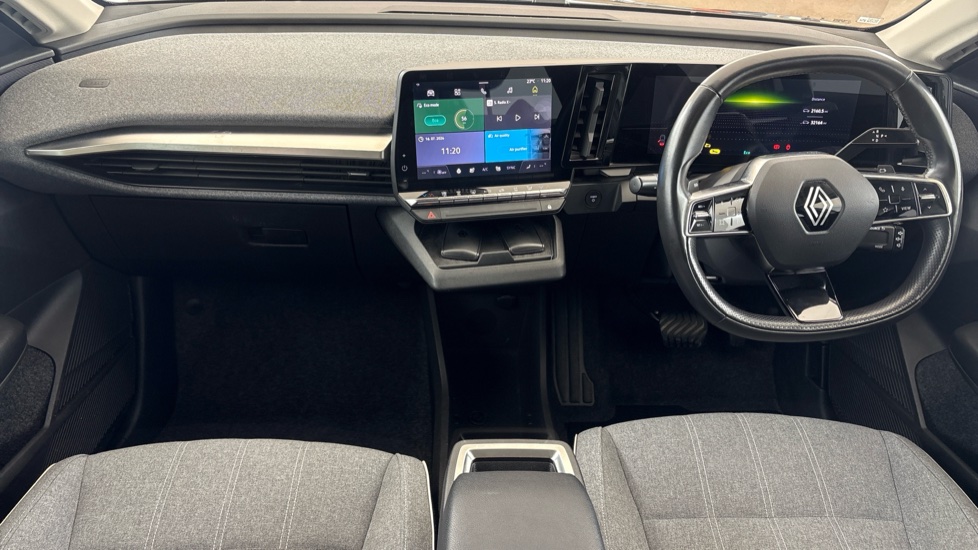 RENAULT MEGANE E-TECH Image 11