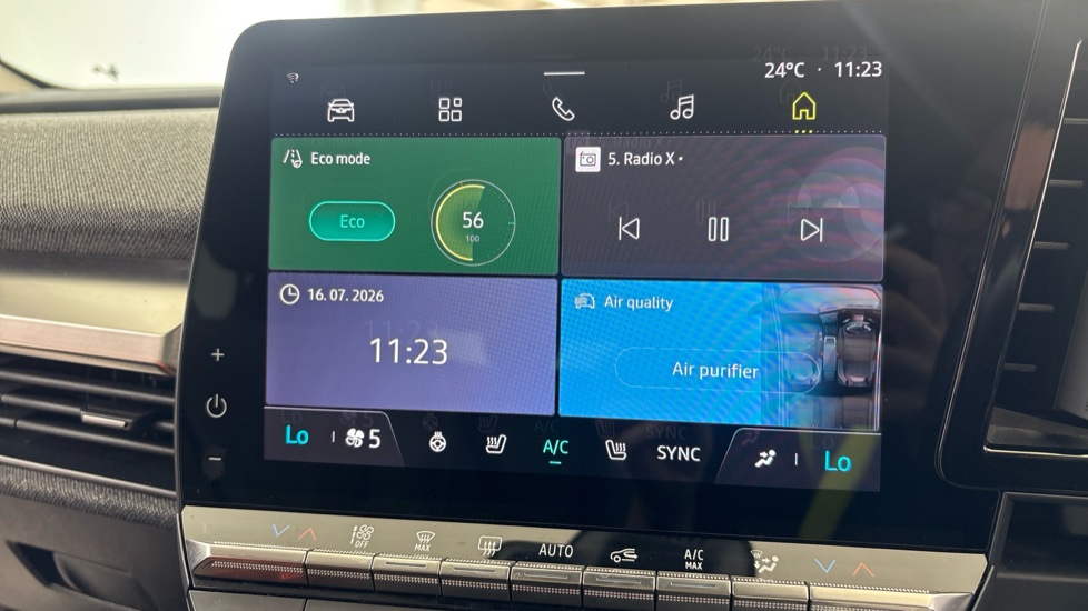 RENAULT MEGANE E-TECH Image 12