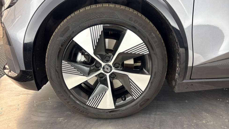 RENAULT MEGANE E-TECH Image 17