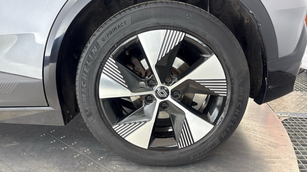 RENAULT MEGANE E-TECH Image 18