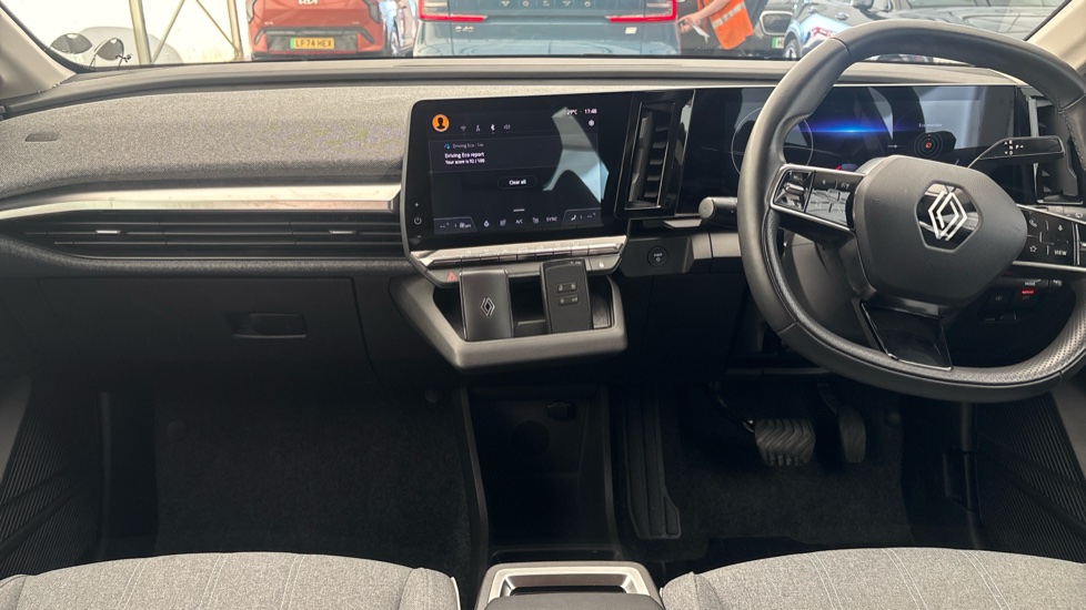RENAULT MEGANE E-TECH Image 11