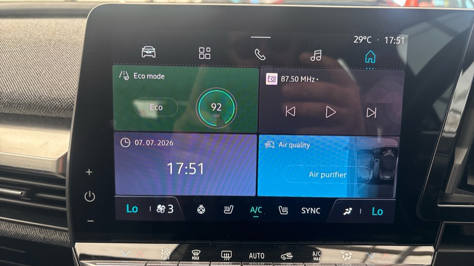 RENAULT MEGANE E-TECH Image 12