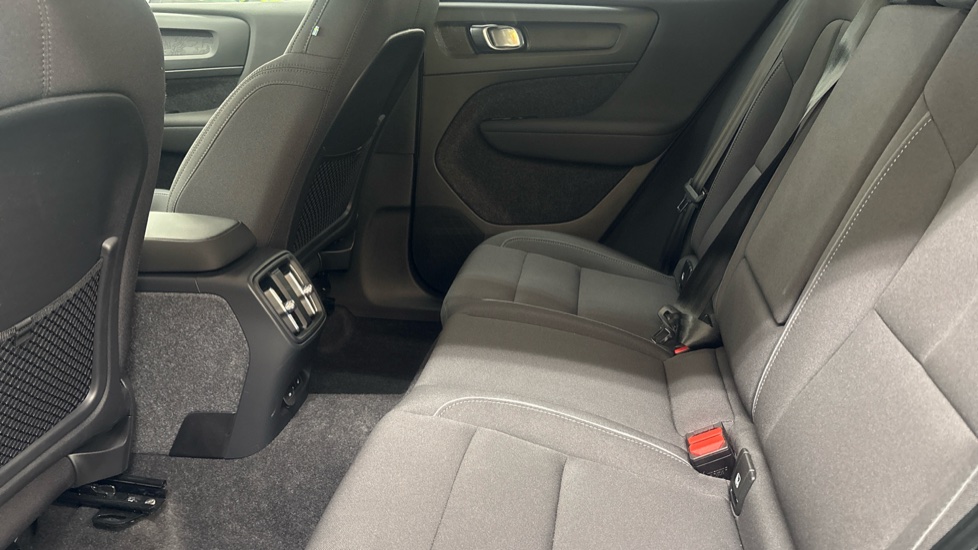 VOLVO XC40 ELECTRIC ESTATE 170kW Recharge Plus 69kWh 5dr Auto