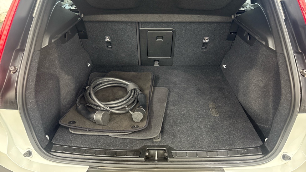 VOLVO XC40 ELECTRIC ESTATE 170kW Recharge Plus 69kWh 5dr Auto