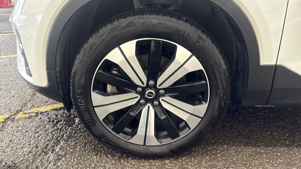 VOLVO XC40 ELECTRIC ESTATE 170kW Recharge Plus 69kWh 5dr Auto
