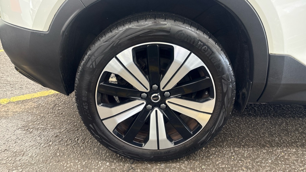 VOLVO XC40 ELECTRIC ESTATE 170kW Recharge Plus 69kWh 5dr Auto