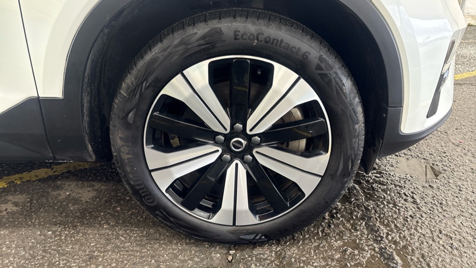 VOLVO XC40 ELECTRIC ESTATE 170kW Recharge Plus 69kWh 5dr Auto