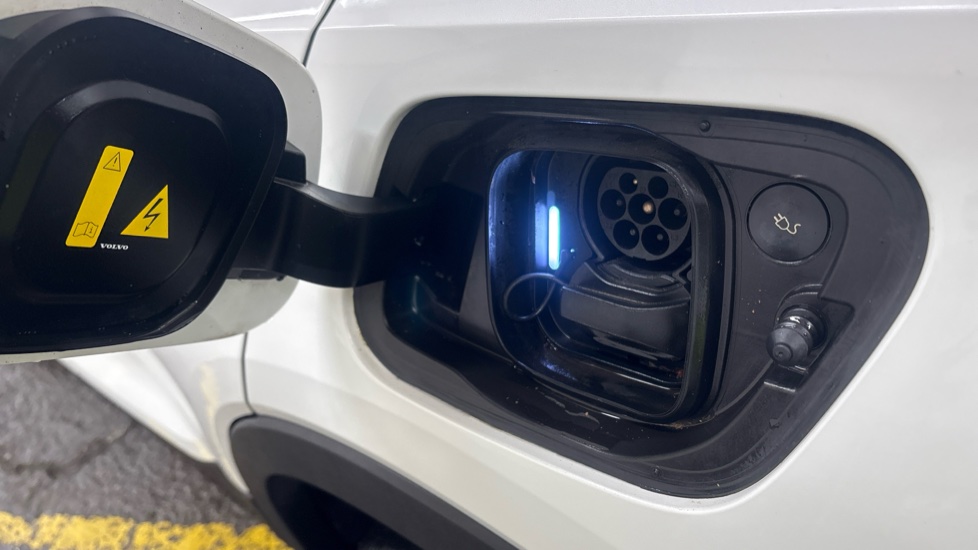 VOLVO XC40 ELECTRIC ESTATE 170kW Recharge Plus 69kWh 5dr Auto