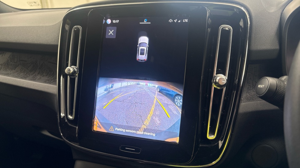 VOLVO XC40 ELECTRIC ESTATE 170kW Recharge Plus 69kWh 5dr Auto
