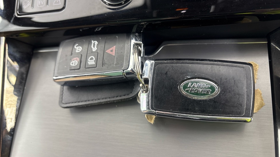 LAND ROVER RANGE ROVER SPORT two keys
