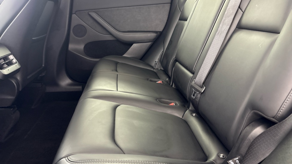 TESLA MODEL Y Image 14
