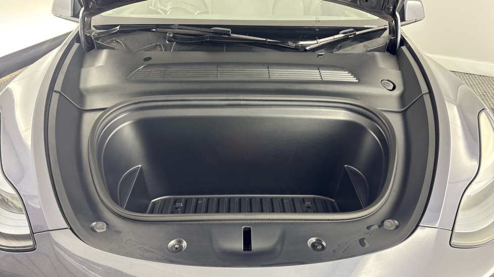 TESLA MODEL Y Image 16