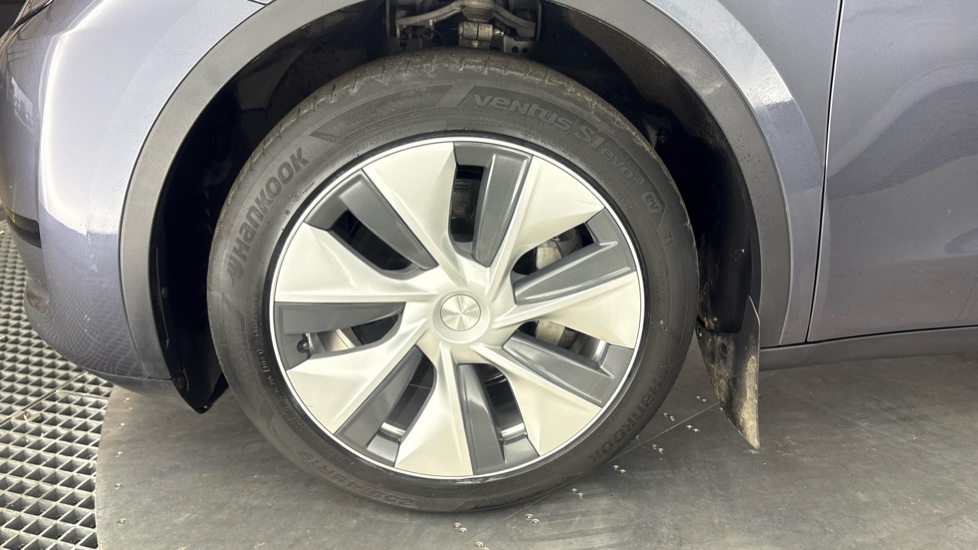 TESLA MODEL Y Image 17