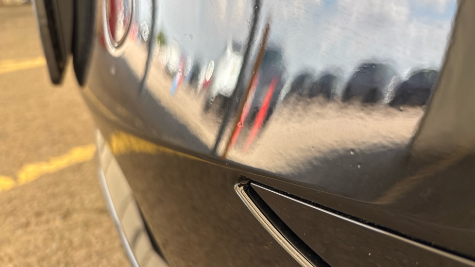 TESLA MODEL Y HATCHBACK RWD 5dr Auto