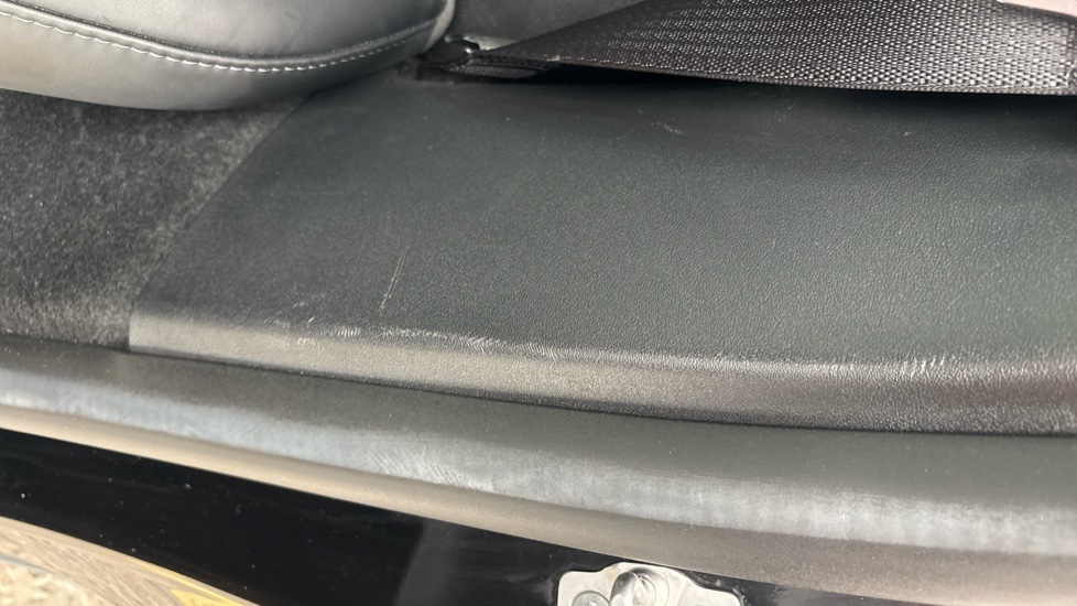 TESLA MODEL Y HATCHBACK RWD 5dr Auto