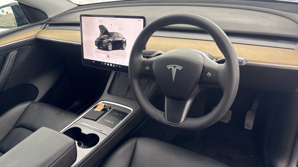 TESLA MODEL Y HATCHBACK RWD 5dr Auto