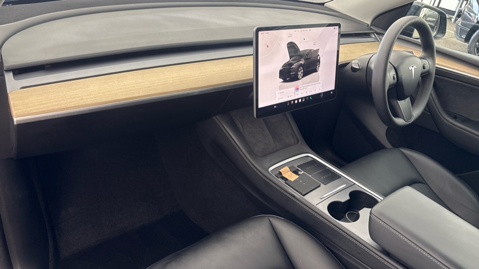 TESLA MODEL Y HATCHBACK RWD 5dr Auto