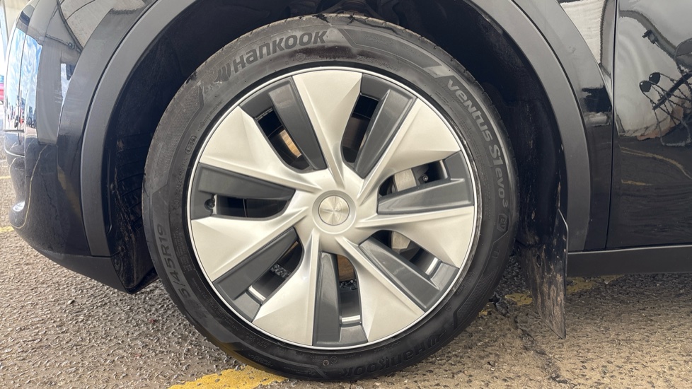 TESLA MODEL Y HATCHBACK RWD 5dr Auto