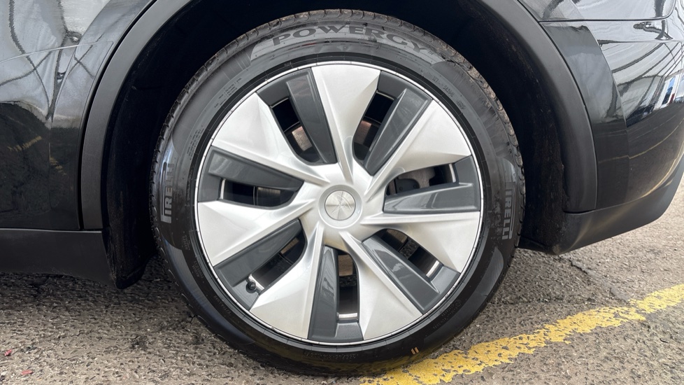 TESLA MODEL Y HATCHBACK RWD 5dr Auto