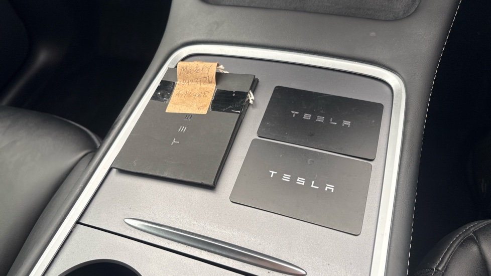 TESLA MODEL Y HATCHBACK RWD 5dr Auto