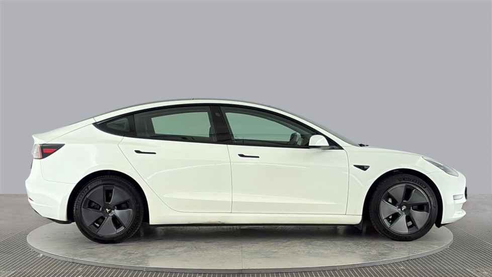 TESLA MODEL 3 Image 6