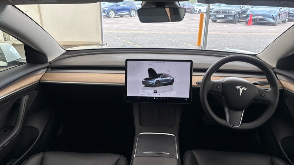 TESLA MODEL 3 Image 11