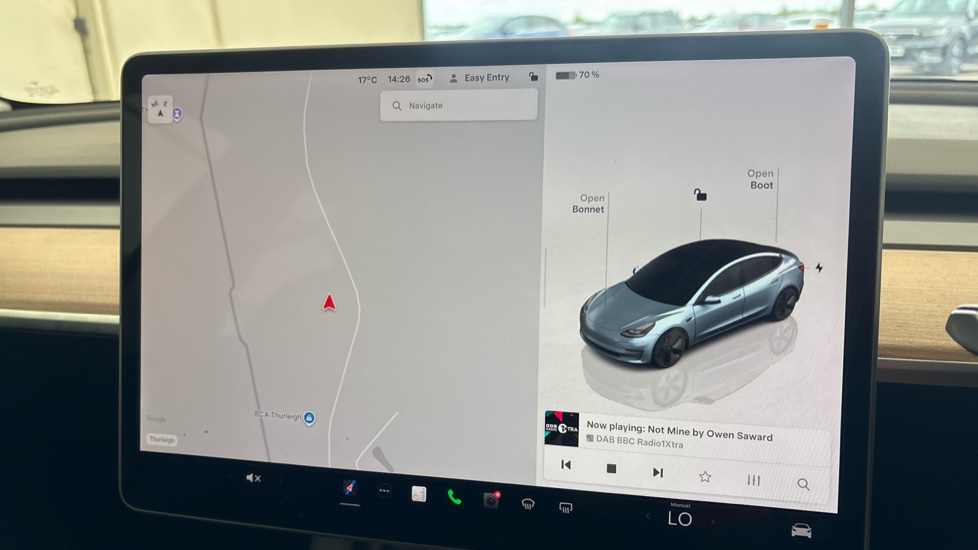 TESLA MODEL 3 Image 12