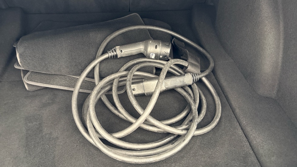 TESLA MODEL 3 Image 22