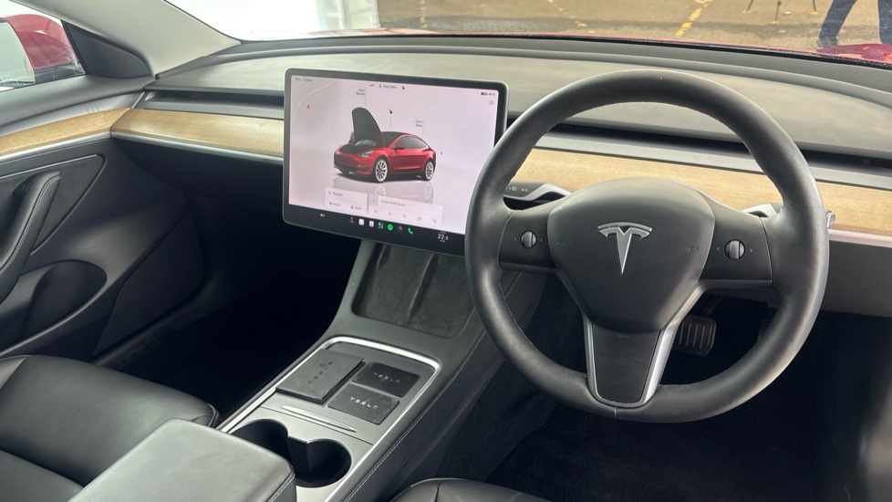 TESLA MODEL 3 Image 9