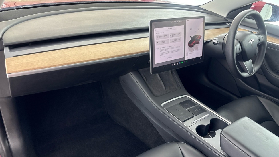 TESLA MODEL 3 Image 10