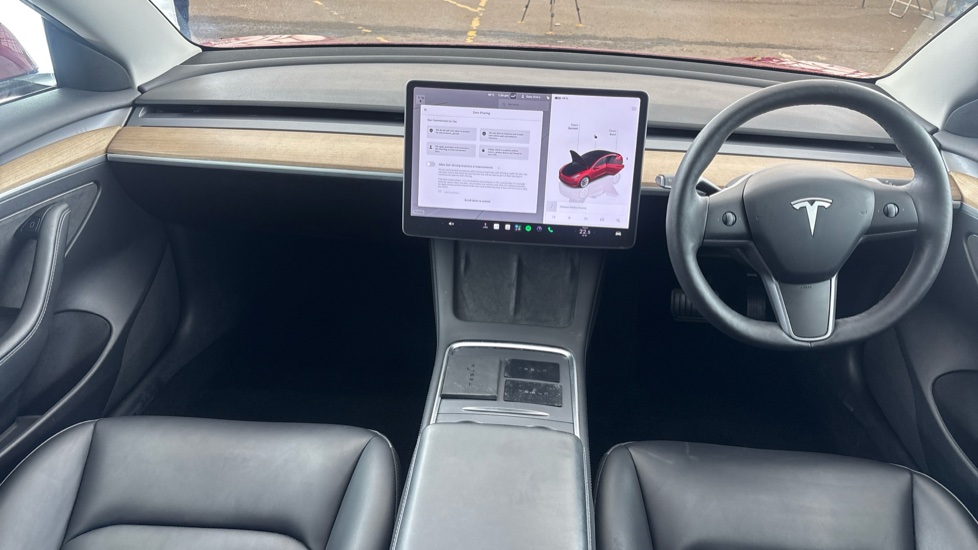 TESLA MODEL 3 Image 11