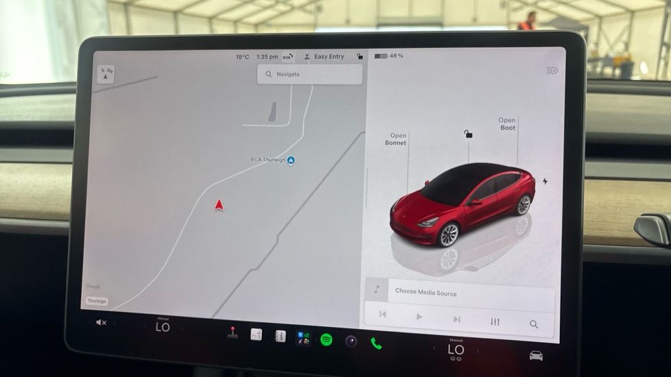 TESLA MODEL 3 Image 12