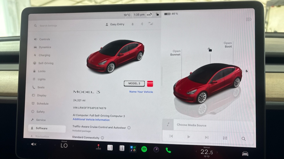 TESLA MODEL 3 Image 13