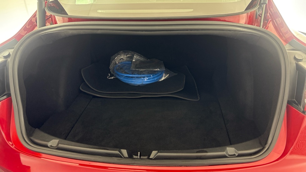 TESLA MODEL 3 Image 15