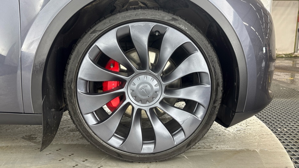 TESLA MODEL Y HATCHBACK Performance AWD 5dr Auto
