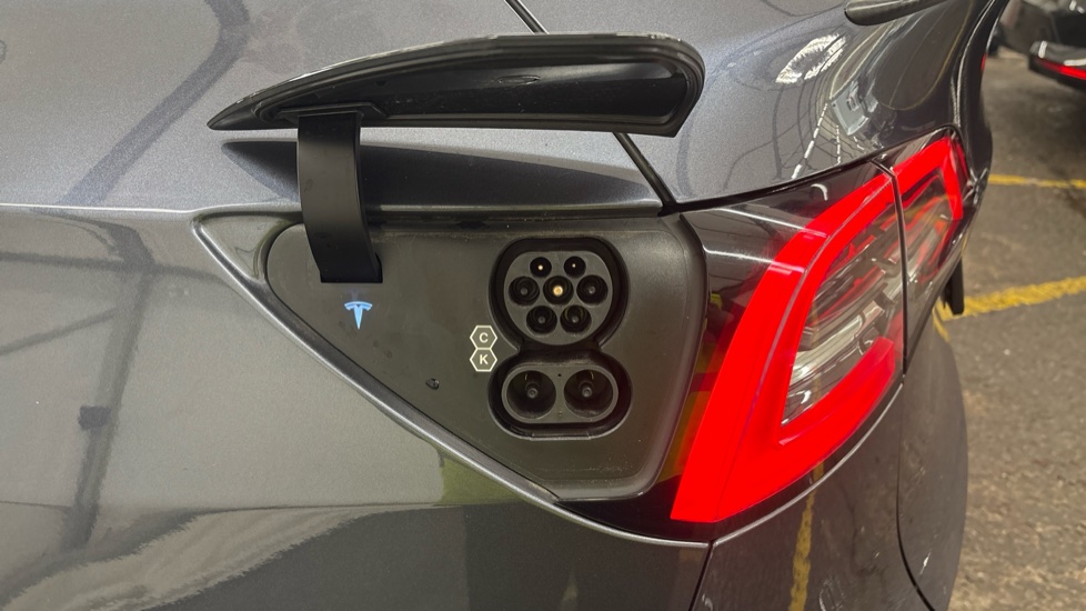 TESLA MODEL Y HATCHBACK Performance AWD 5dr Auto