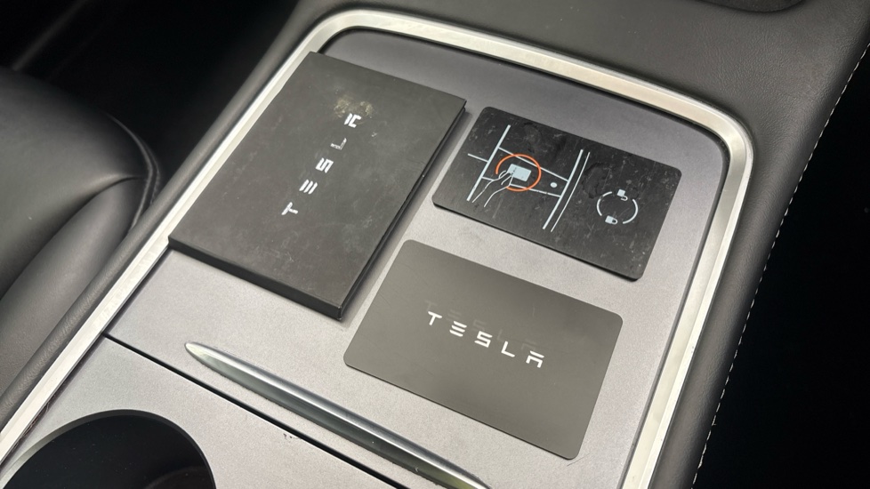 TESLA MODEL Y HATCHBACK Performance AWD 5dr Auto