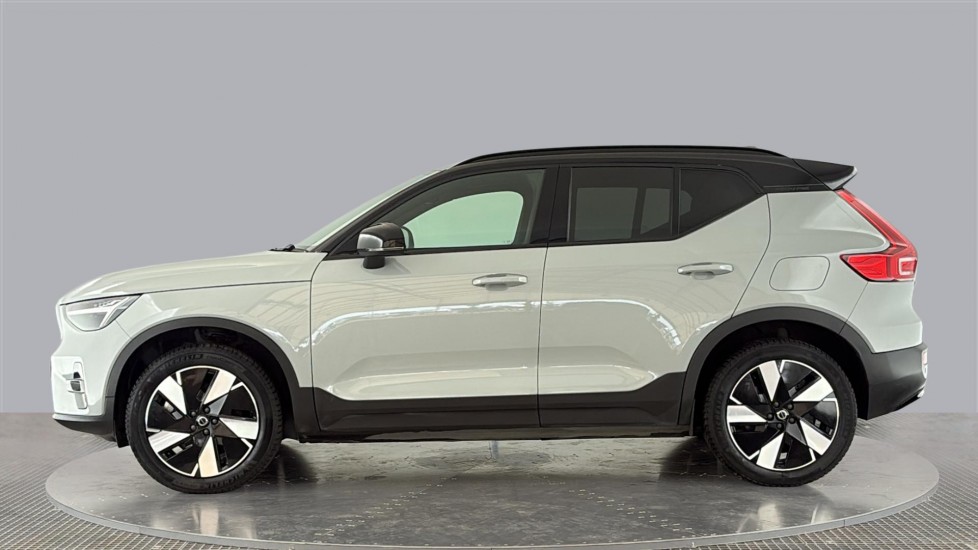 VOLVO XC40 Image 2