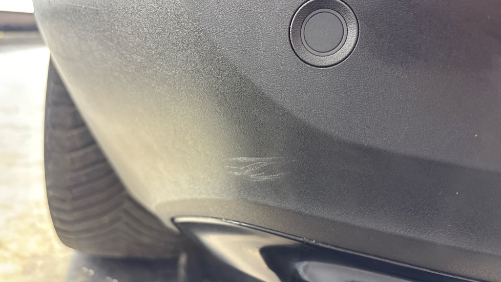 VOLVO XC40 Scratches