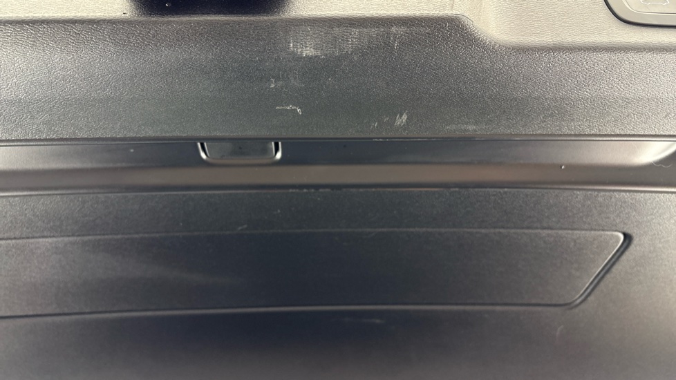 VOLVO XC40 Scuff