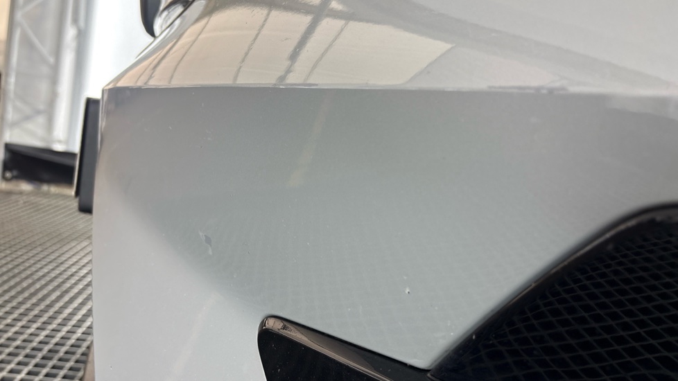 VOLVO XC40 Multiple chips and scratches