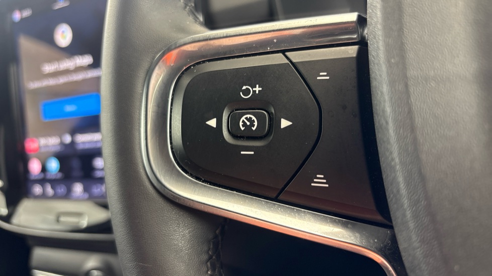 VOLVO XC40 Cruise control