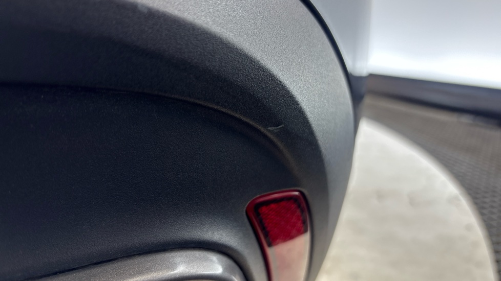 MG MG4 Scratches