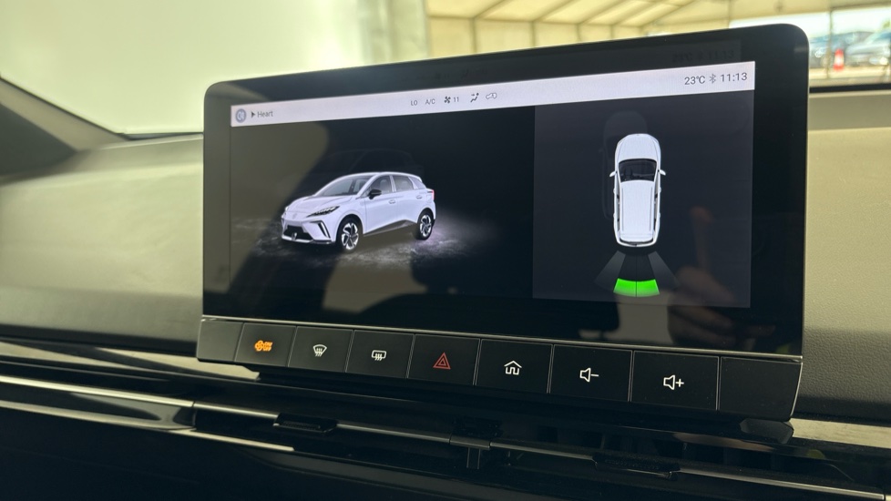 MG MG4 parking sensors