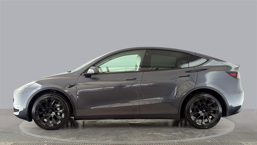 TESLA MODEL Y Image 2